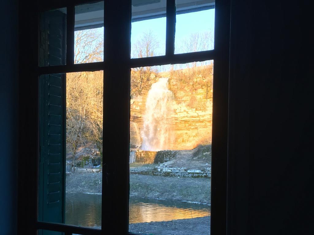 Au Moulin Des Fees - Maison D'Hotes Cascades Du Herisson Bonlieu Eksteriør billede