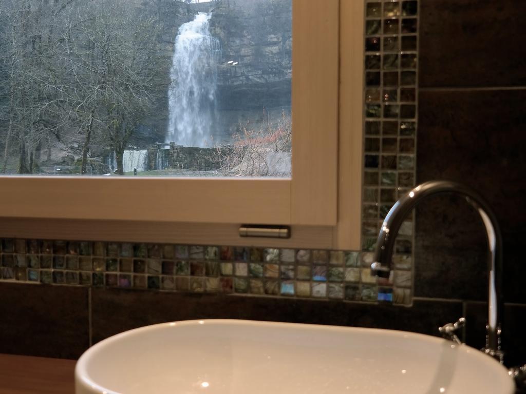 Au Moulin Des Fees - Maison D'Hotes Cascades Du Herisson Bonlieu Værelse billede